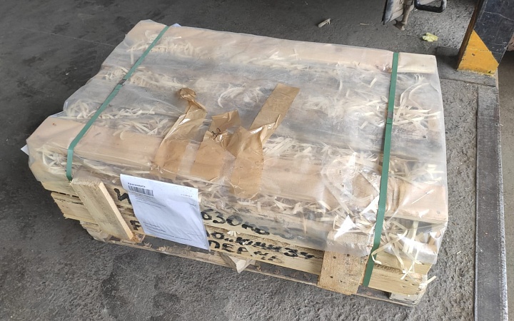 Изолятор проходной ИПУ 10/630 7,5 УХЛ1 квадратный фланец